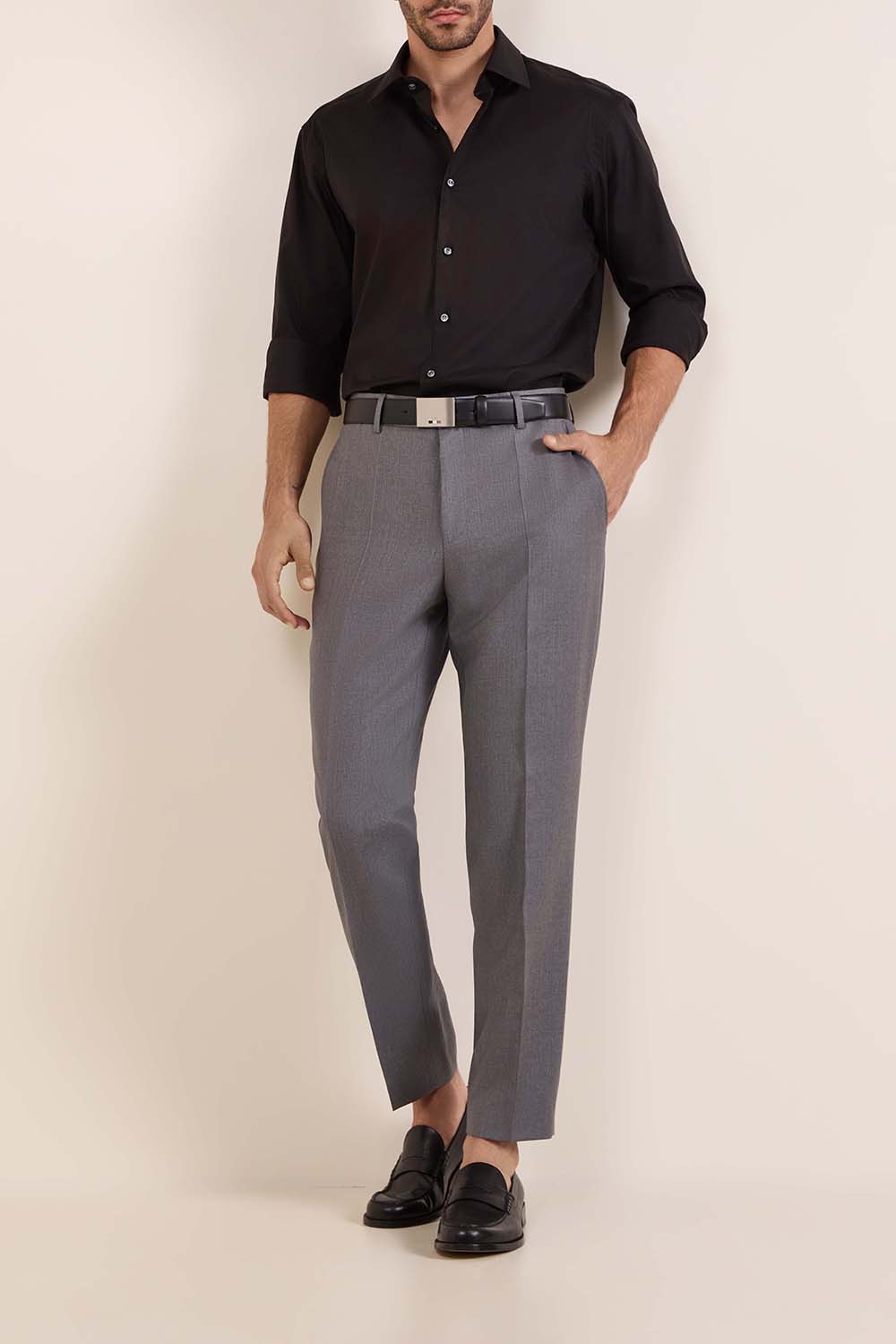 מכנסיים מחויטים